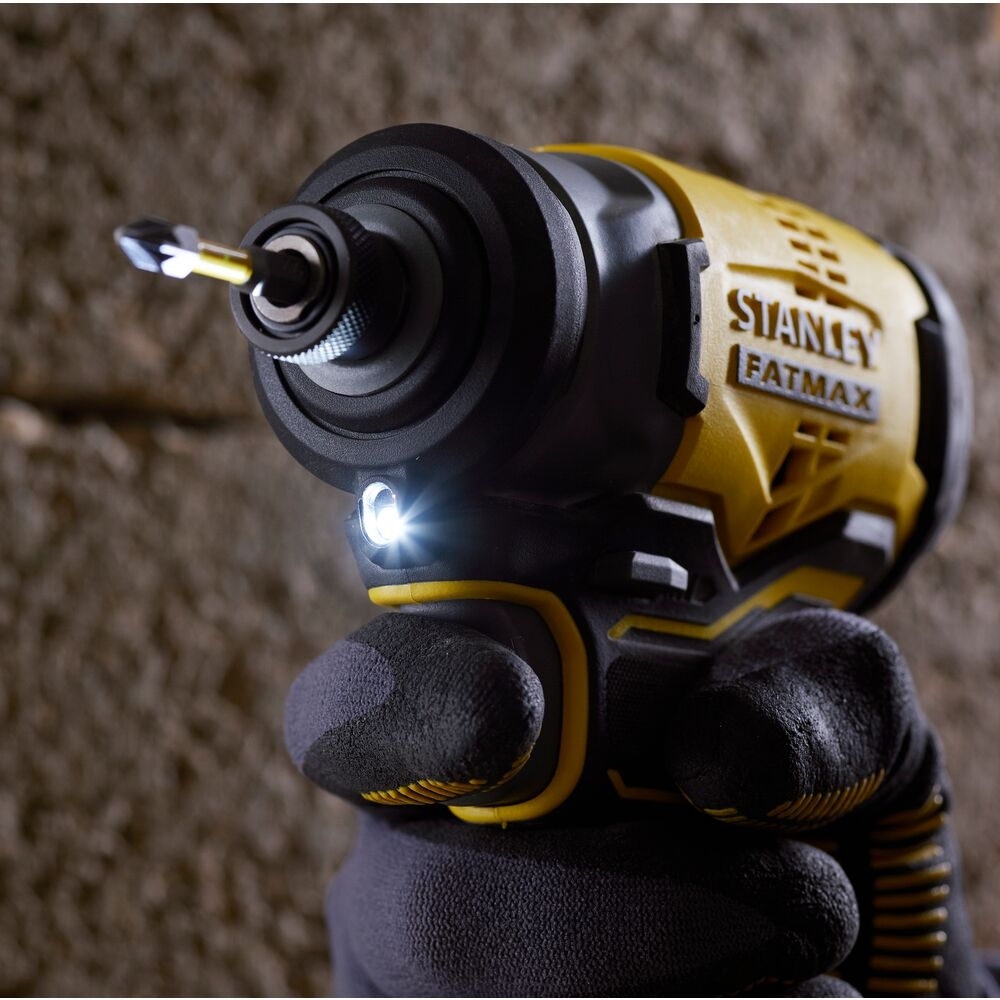 Parafusadeira Impacto Stanley SBI810D2K-BR Com LED de iluminação.